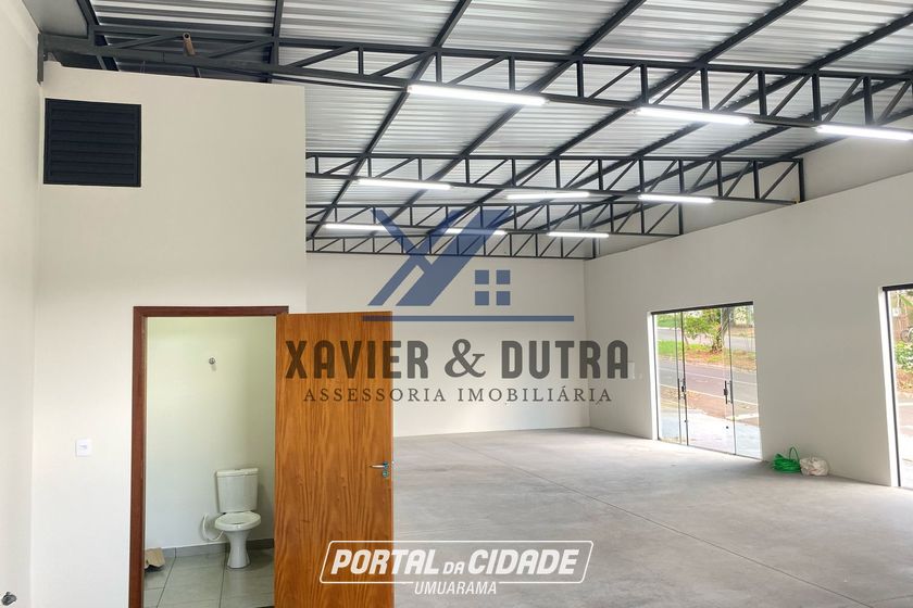 Sala Comercial &agrave; venda - 150m&sup2; - E resid&ecirc;ncia de 85m&sup2; de &aacute;rea constru&iacute;da - Esquina com a Avenida Mascaranhos de Morais
