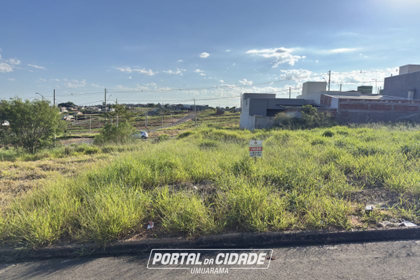 Terreno &agrave; venda - 135m&sup2; - Bela Casa