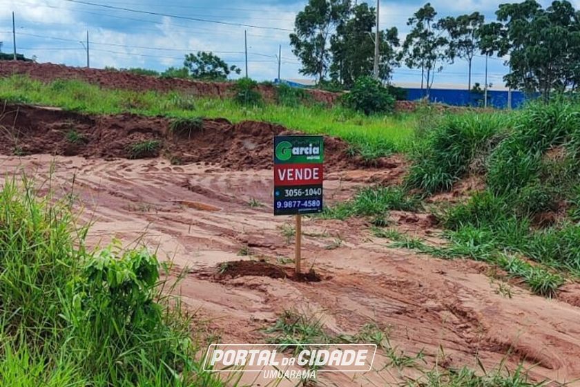 Terreno &agrave; venda - 360m&sup2; - Parque Firenze