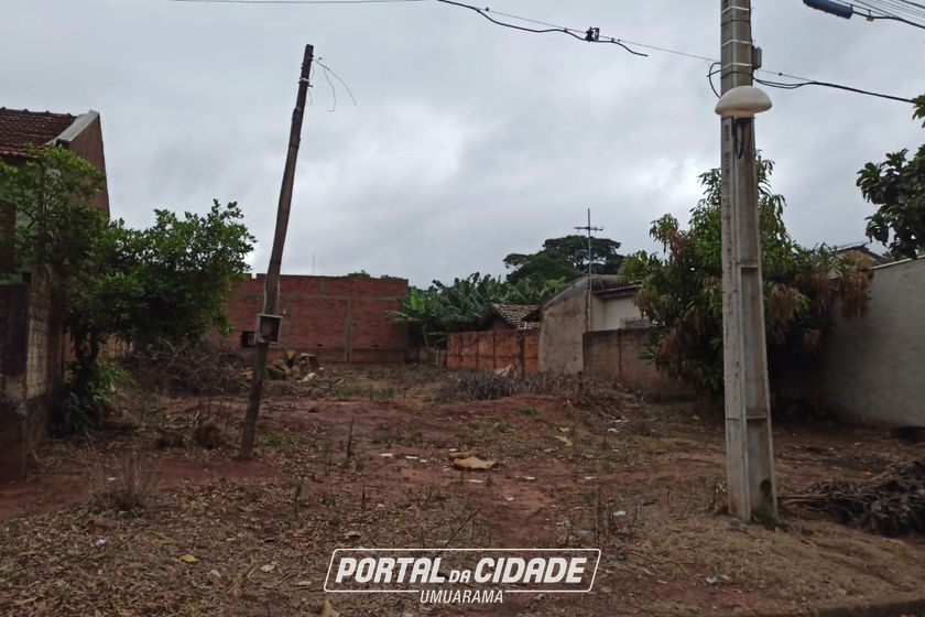 Terreno &agrave; venda - 472m&sup2; - Zona VII