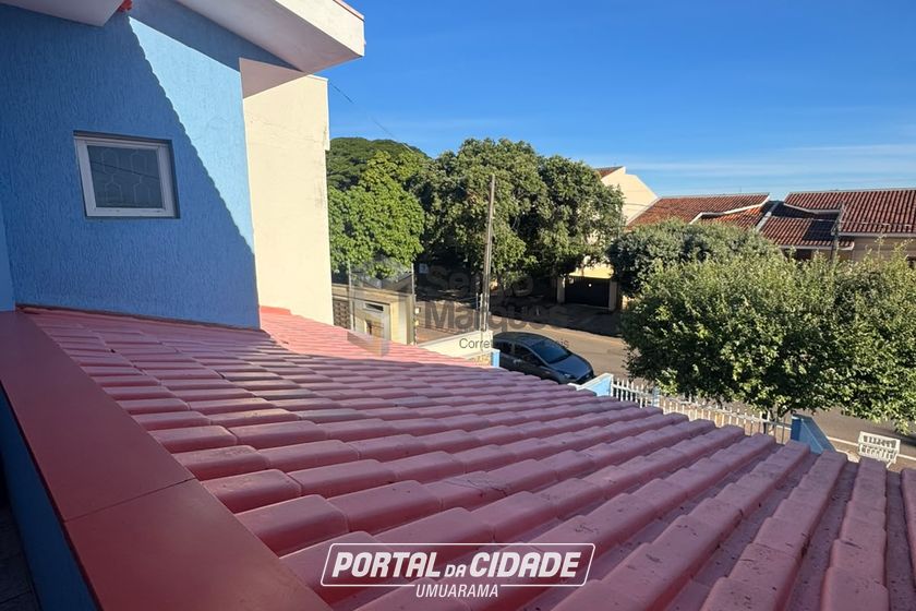 Sobrado &agrave; venda - 238m&sup2; - Zona 2