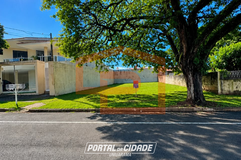 Terreno &agrave; venda - 490m&sup2; - Zona II