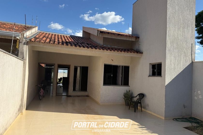 Casa &agrave; venda - 100m&sup2; - ZONA IV