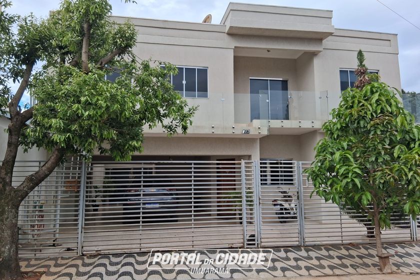 Sobrado &agrave; venda - 310m&sup2; - PRA&Ccedil;A CENTRAL DOURADINA PR