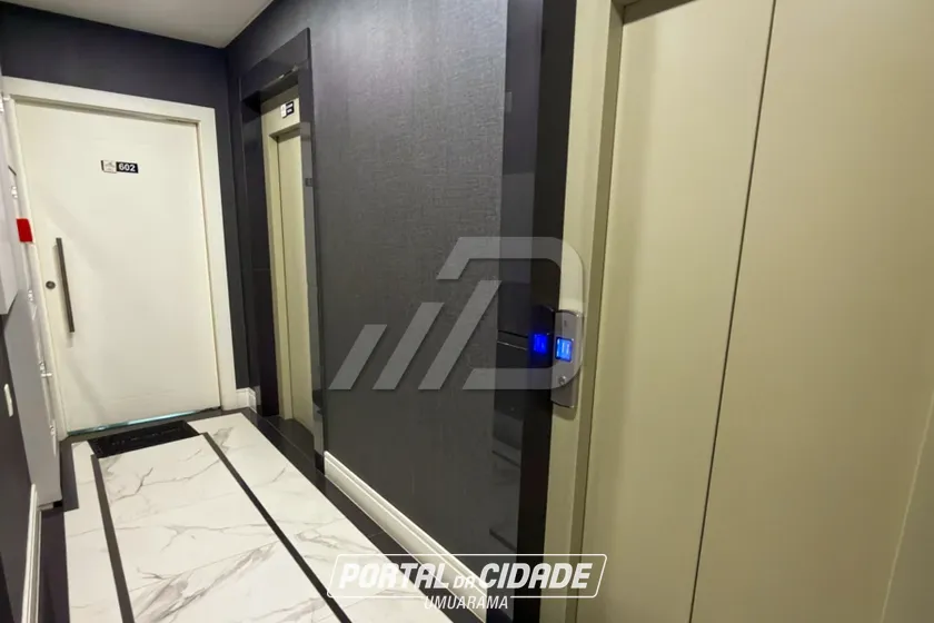 Apartamento &agrave; venda - 120m&sup2; - Meia Praia