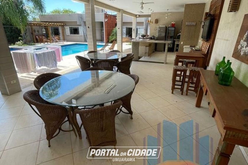 Casa &agrave; venda - 735m&sup2; - Zona Armaz&eacute;m