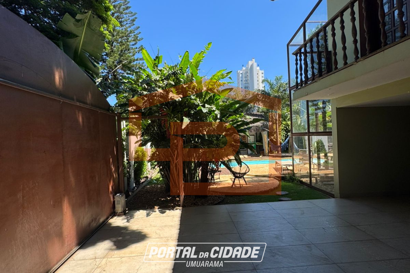 Casa &agrave; venda - 240m&sup2; - Centro