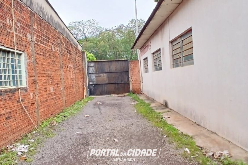 Sal&atilde;o Comercial para alugar - 240m&sup2; - Zona I