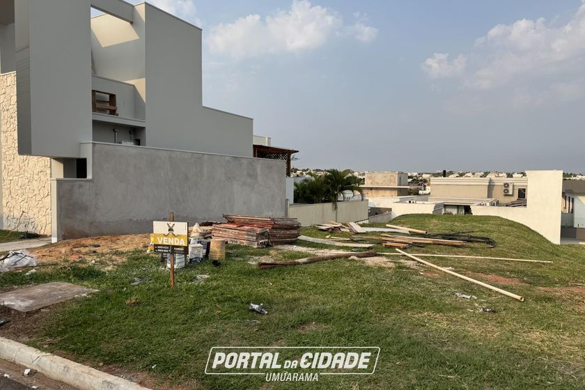 Terreno &agrave; venda - 360m&sup2; - Condom&iacute;nio Royal Garden