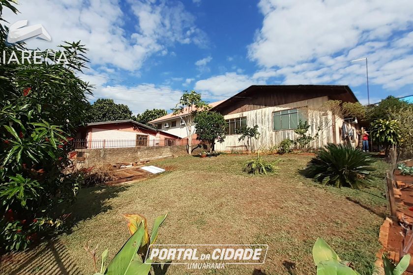 Terreno &agrave; venda - 180m&sup2; - CENTRO