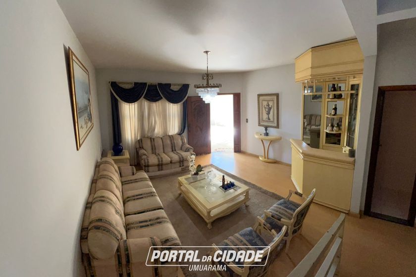 Sobrado para alugar - 241m&sup2; - Zona 1 A