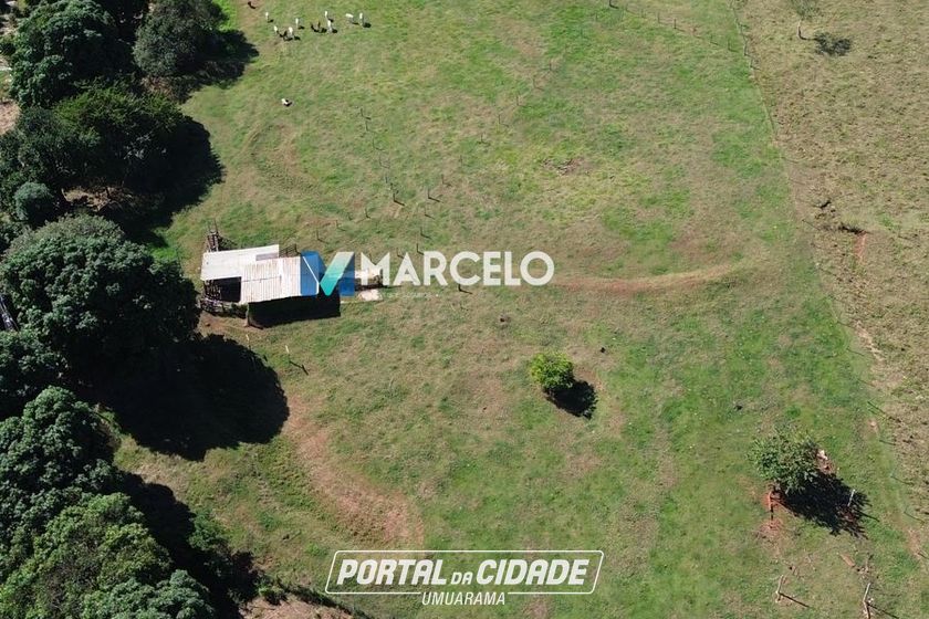 Ch&aacute;cara &agrave; venda - 42m&sup2; - Zona Rural