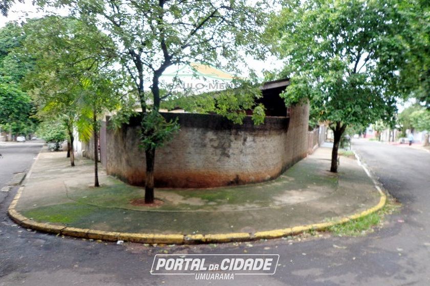 Casa &agrave; venda - 90m&sup2; - CONJUNTO RESIDENCIAL C&Oacute;RREGO LONGE