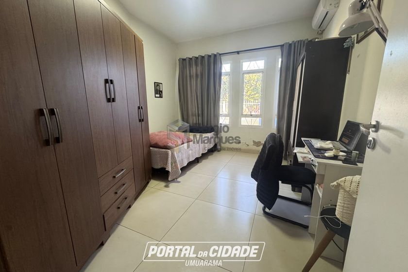 Sobrado &agrave; venda - 238m&sup2; - Zona 2