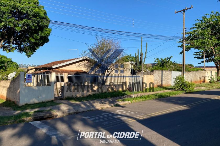 Casa &agrave; venda - 427m&sup2; - Dois Lotes Contendo Duas Casas