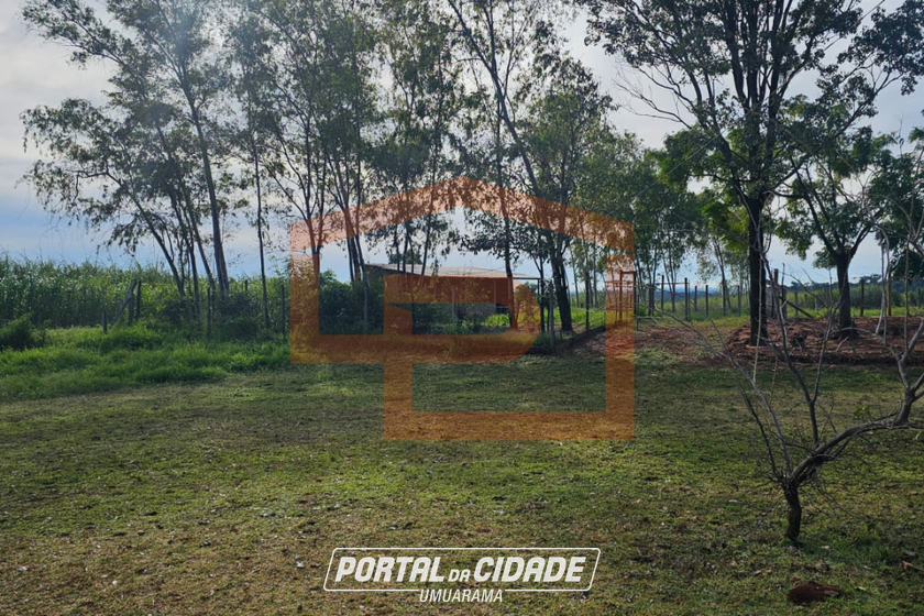Ch&aacute;cara &agrave; venda - 21000m&sup2; - Zona Rural