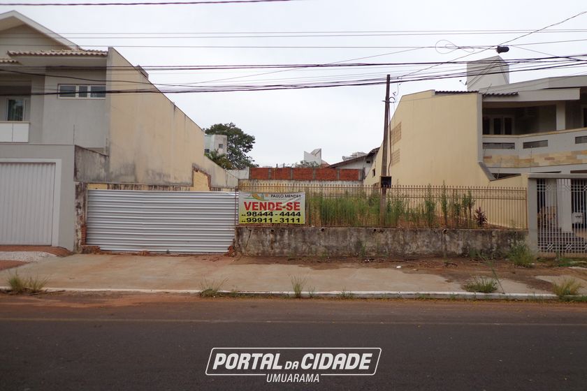 Terreno &agrave; venda - 490m&sup2; - Zona 2