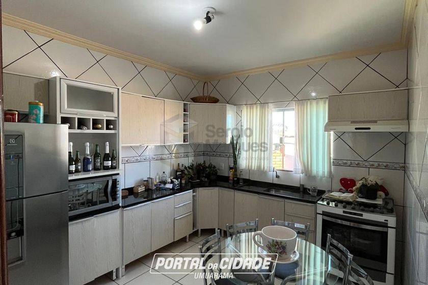 Sobrado &agrave; venda - 184m&sup2; - Zona 1-A