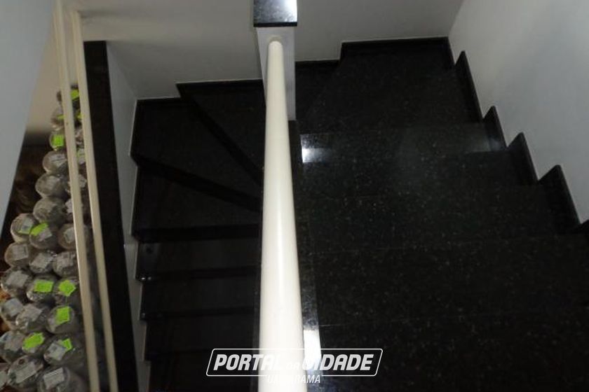 Sobrado &agrave; venda - 200m&sup2; - Zona 1