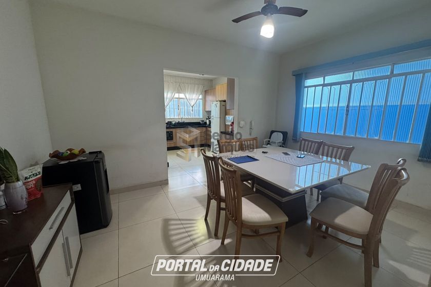 Sobrado &agrave; venda - 238m&sup2; - Zona 2
