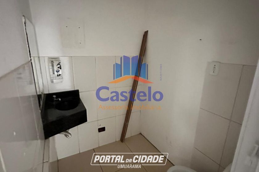 Sal&atilde;o Comercial para alugar - 33m&sup2; - ZONA II