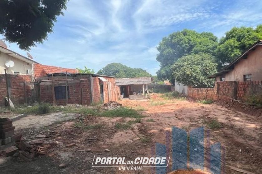 Terreno &agrave; venda - 245m&sup2; - Zona V