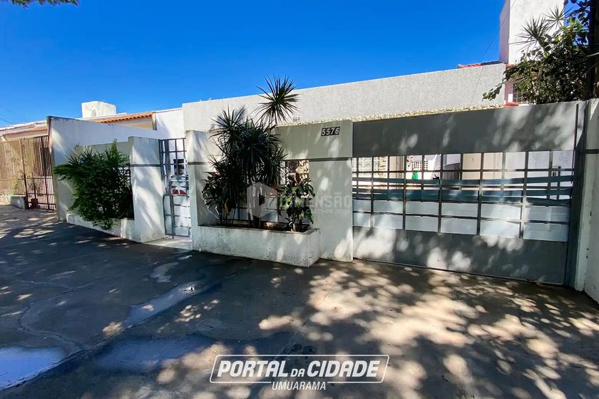 Casa &agrave; venda - 202m&sup2; - Zona Armaz&eacute;m