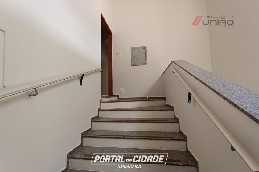 Sal&atilde;o Comercial para alugar - 880m&sup2; - Zona III