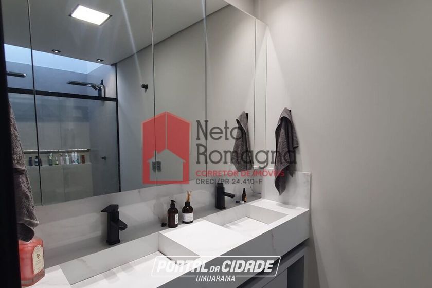 Casa &agrave; venda - 217m&sup2; - PAYSAGE ESSENZA CONDOM&Iacute;NIO