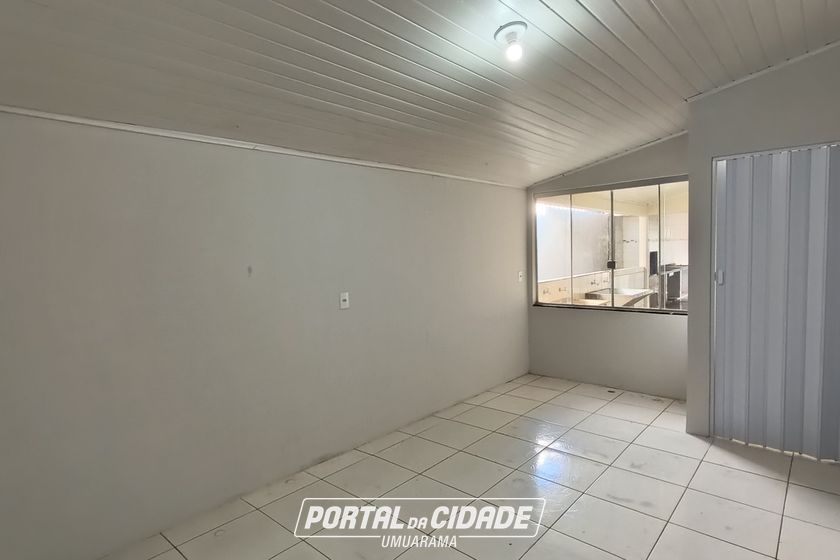 Casa para alugar - 324m&sup2; - ZONA V