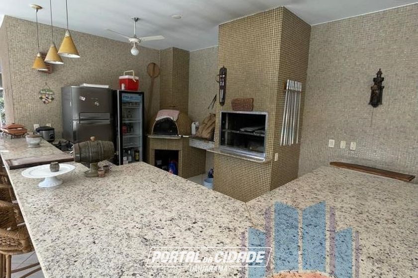 Casa &agrave; venda - 735m&sup2; - Zona Armaz&eacute;m