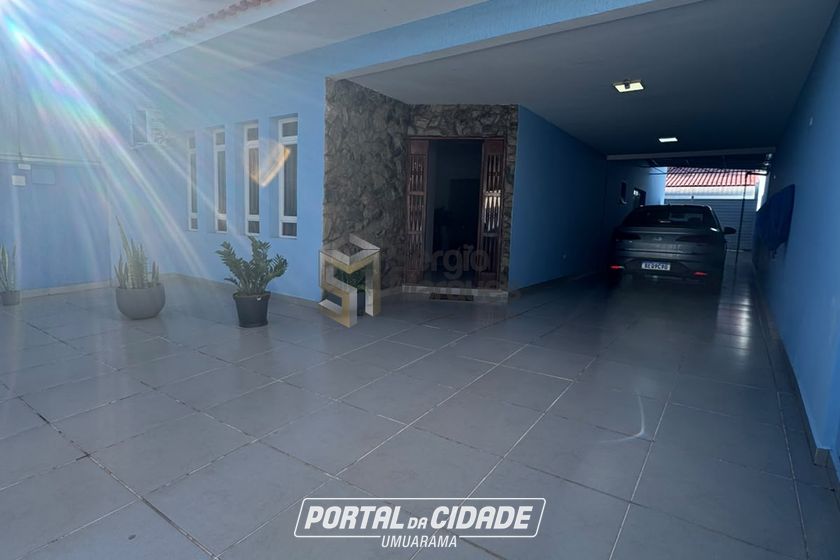Sobrado &agrave; venda - 238m&sup2; - Zona 2