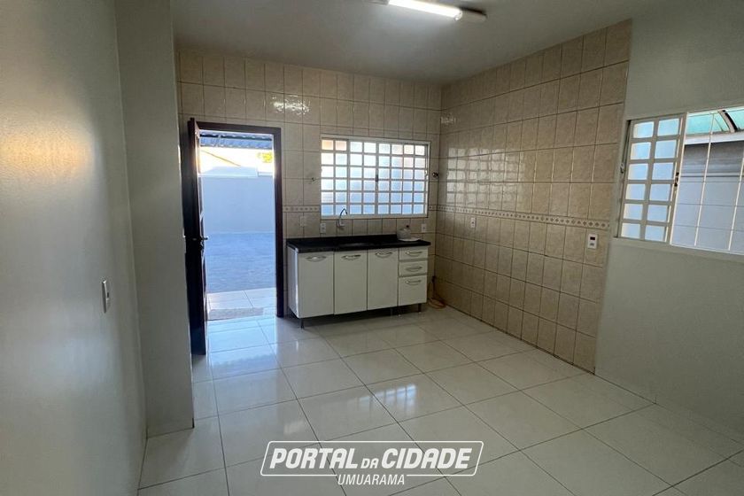 Casa para alugar - 100m&sup2; - Jardim Alphavile