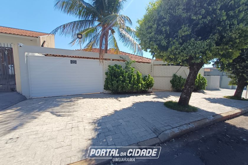 Casa &agrave; venda - 420m&sup2; - Zona I