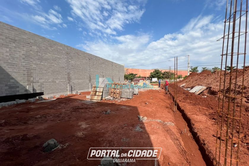 Sal&atilde;o Comercial &agrave; venda - 470m&sup2; - Zona III