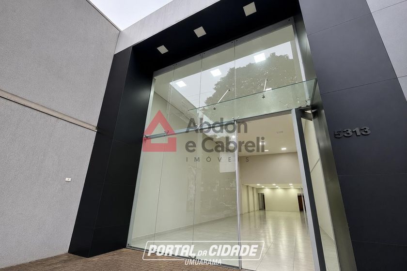 Sal&atilde;o Comercial para alugar - 800m&sup2; - Zona III