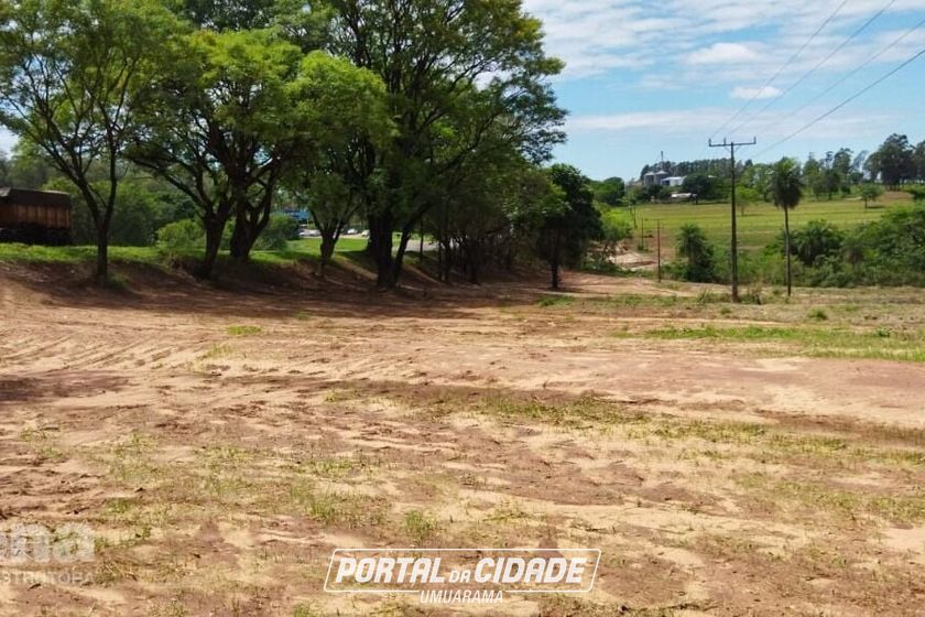 Ch&aacute;cara &agrave; venda - 1600m&sup2; - Centro