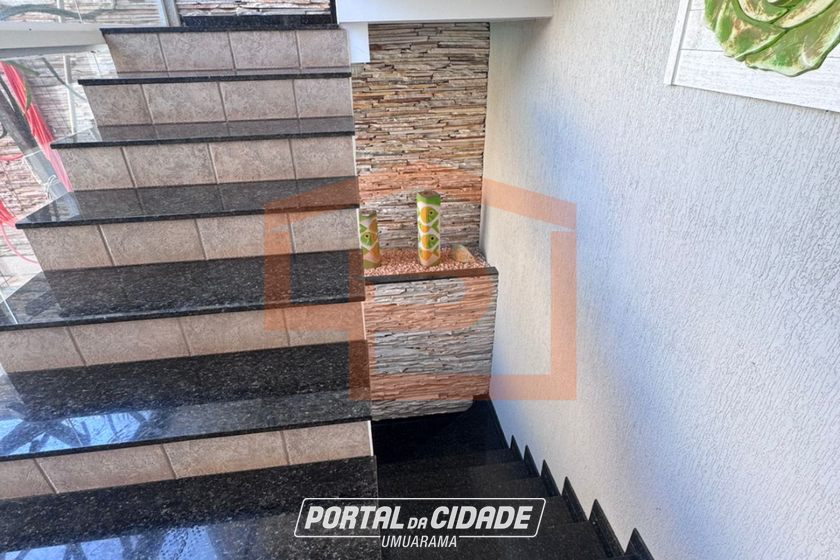 Casa &agrave; venda - 420m&sup2; - Zona I