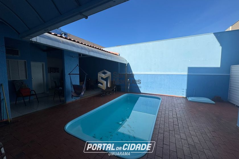 Sobrado &agrave; venda - 238m&sup2; - Zona 2