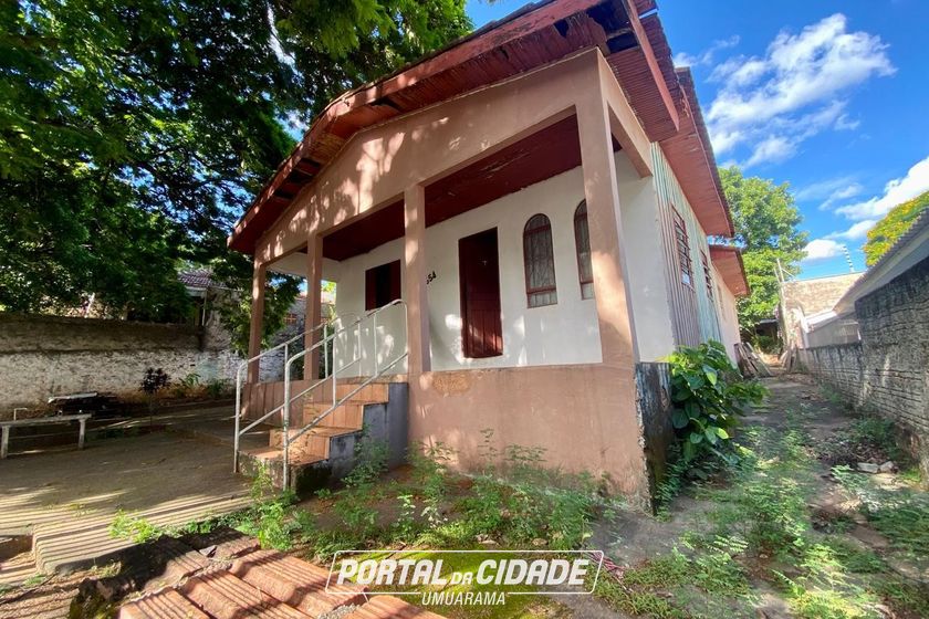 Casa &agrave; venda - 102m&sup2; - ZONA III