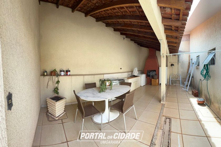 Sobrado para alugar - 241m&sup2; - Zona 1 A