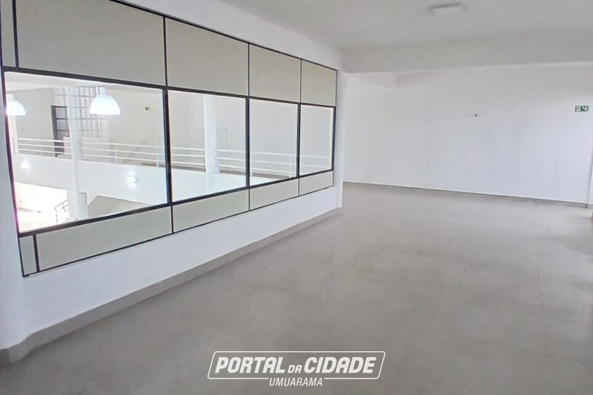Sal&atilde;o Comercial para alugar - 800m&sup2; - Zona II