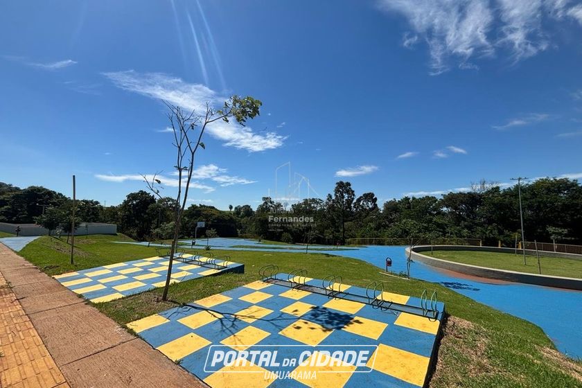 Terreno &agrave; venda - 360m&sup2; - Vila Becker