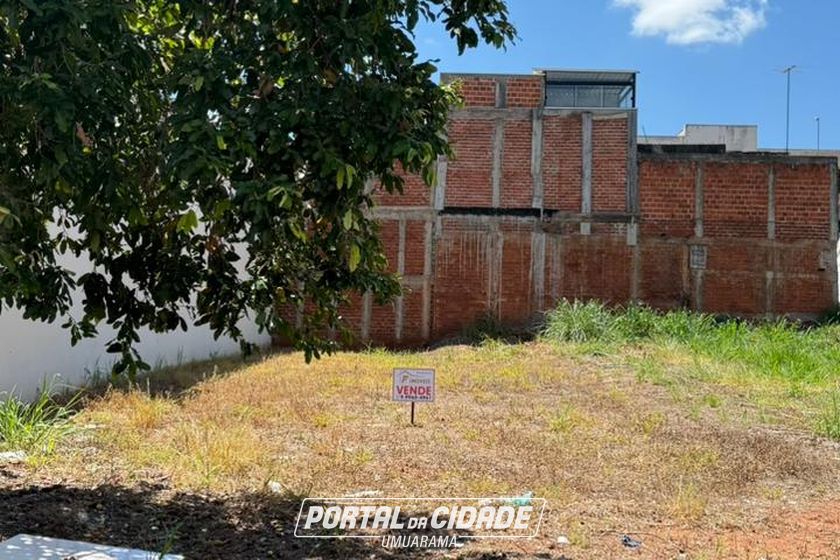 Terreno &agrave; venda - 180m&sup2; - Jardim Caravelle