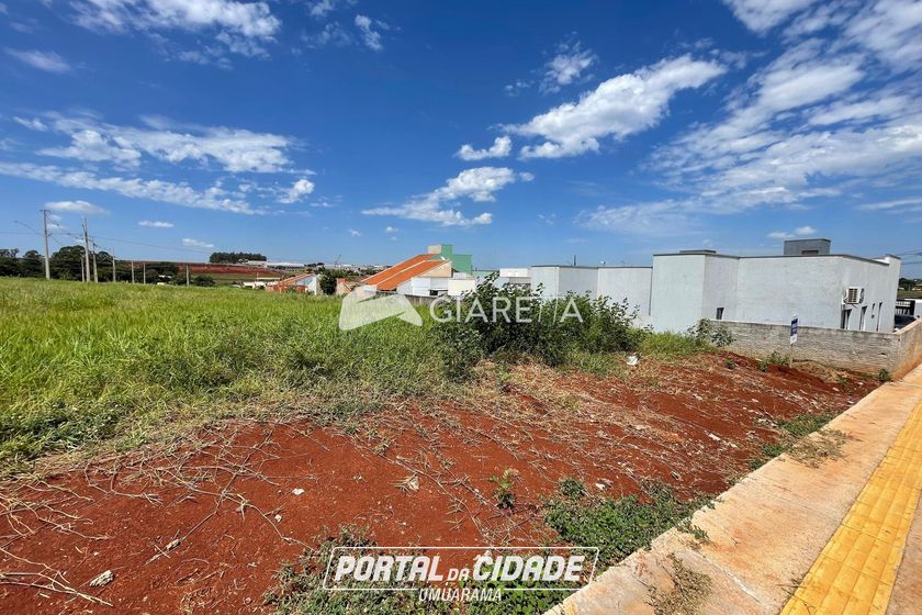 Terreno &agrave; venda - 270m&sup2; - JARDIM PINHEIRINHO