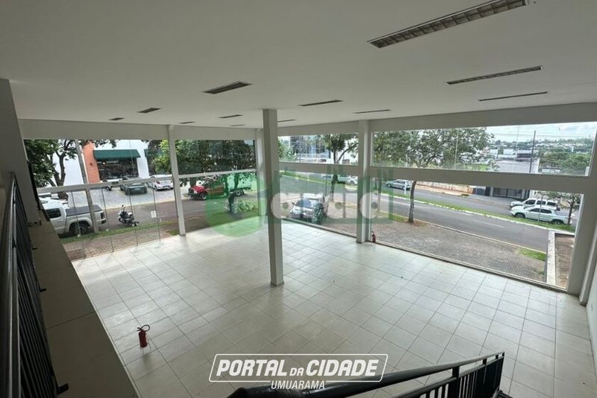 Sal&atilde;o Comercial para alugar - 486m&sup2; - ZONA III