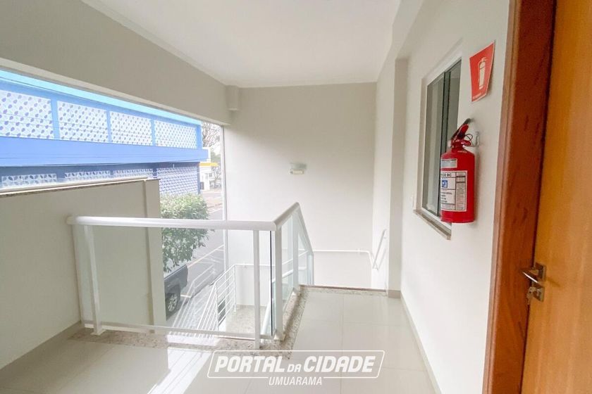 Sala Comercial &agrave; venda - 241m&sup2; - Zona I