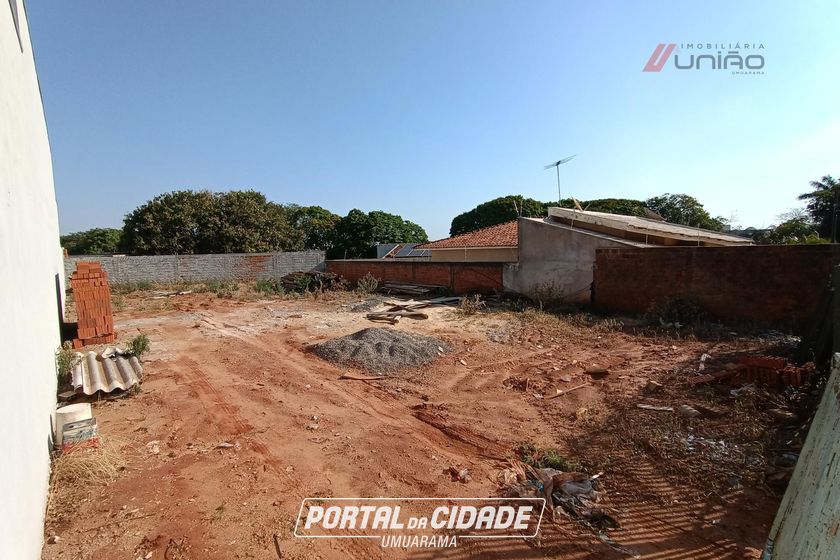 Terreno &agrave; venda - 279m&sup2; - Zona VII