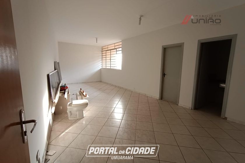 Sal&atilde;o Comercial para alugar - 880m&sup2; - Zona III