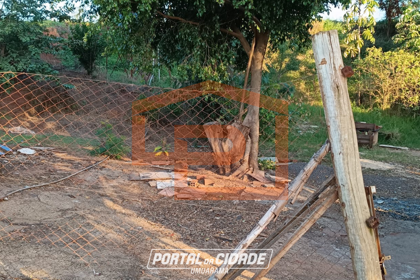 Terreno &agrave; venda - 198m&sup2; - &Aacute;rea Urbana